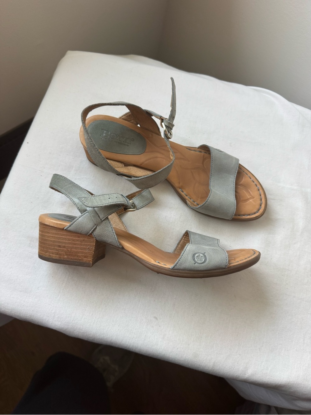 Born Gray Leather Block Heel Sandals Size 8
